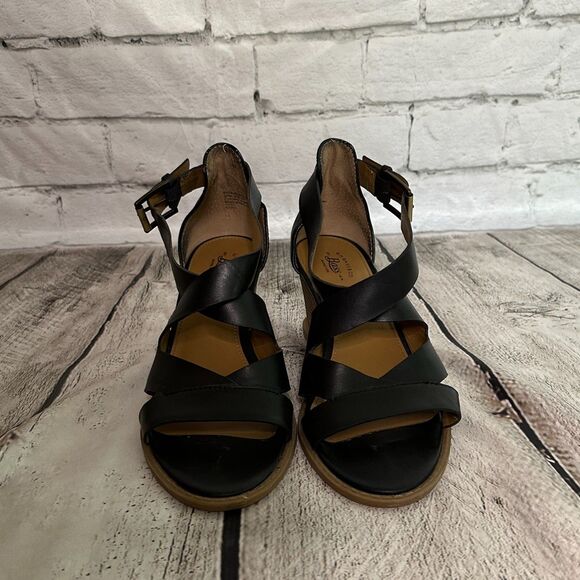G.H. Bass & Co. Black Renae Wedge Sandals, Size 6 - Picture 1 of 6